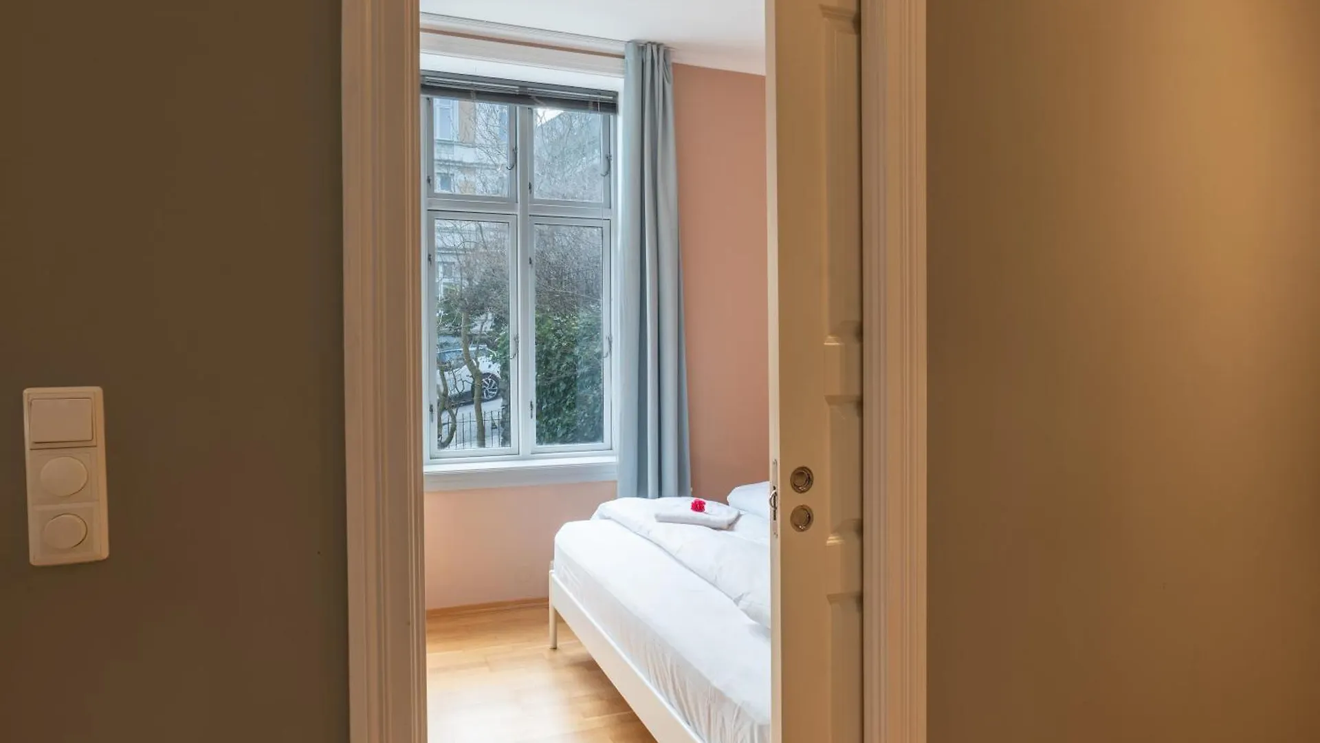 Roomsly Apartments - Prime Location And Modern Comfort Bergen